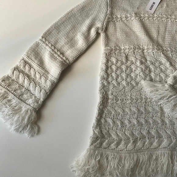 BB Dakota Heart Over Head Cable Knit Fringe Sweater in Oatmeal - Size S - Picture 5 of 10
